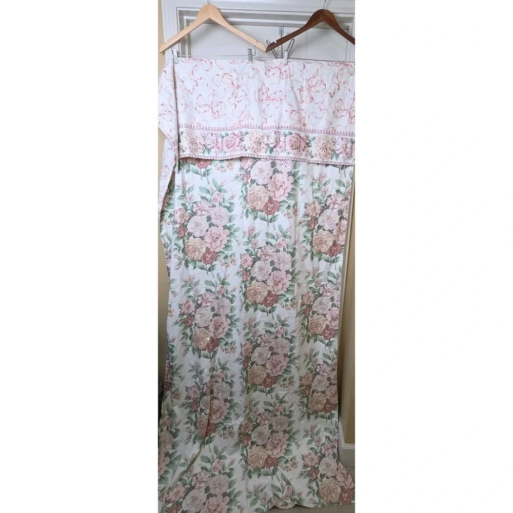 Vintage 80 90s Cottagecore Grandmillennial Floral Drapes Pink Bow Ribbons Chintz